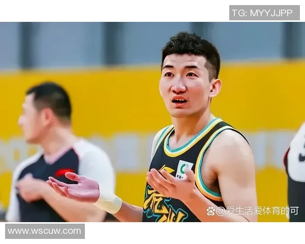 孙铭徽防守技巧解析助力球队胜利展现篮球场上的战术智慧与个人能力