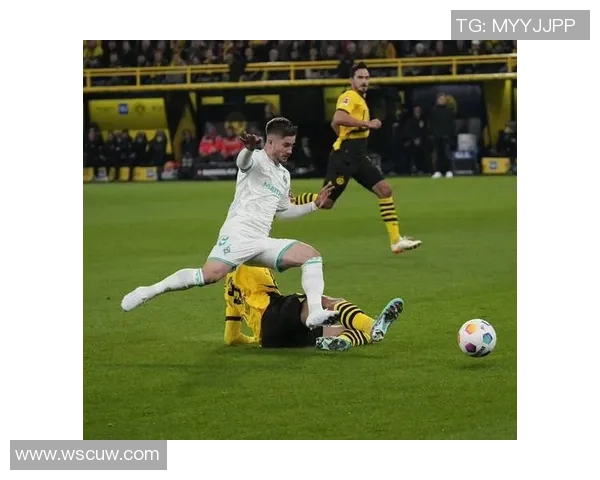 奥格斯堡凭一杆制胜，领跑德甲积分榜：勇士之路